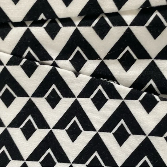 White House Black Market Geometric Patterned Slim Ankle Paints 14R - Picture 6 of 6